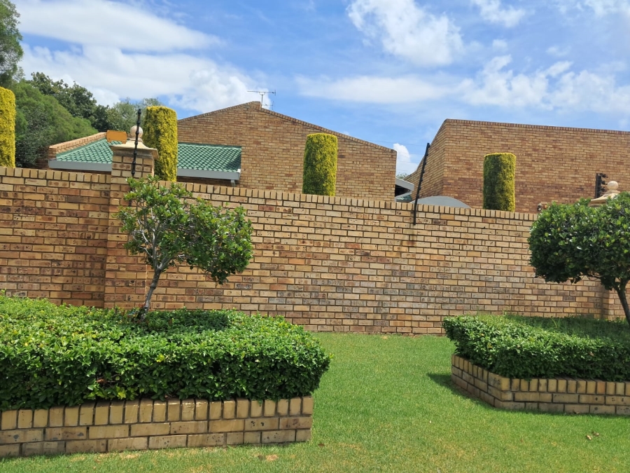 3 Bedroom Property for Sale in Riebeeckstad Free State